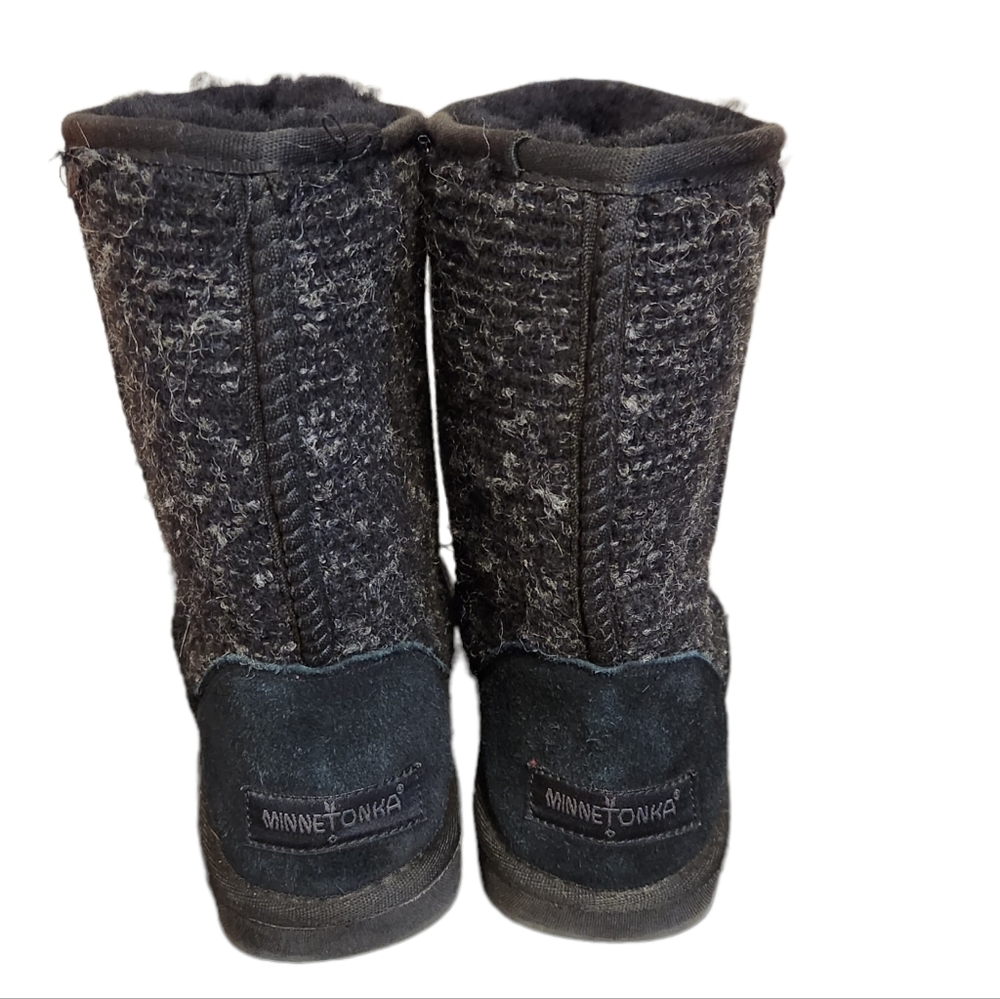 - MINNETONKA/Suede Sheepskin Fur Lined Ankle Boots / Leather Upper / size 6